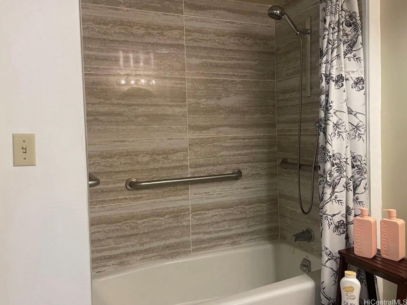 Palms at Waikiki condo # 429, Honolulu, Hawaii - photo 7 of 18