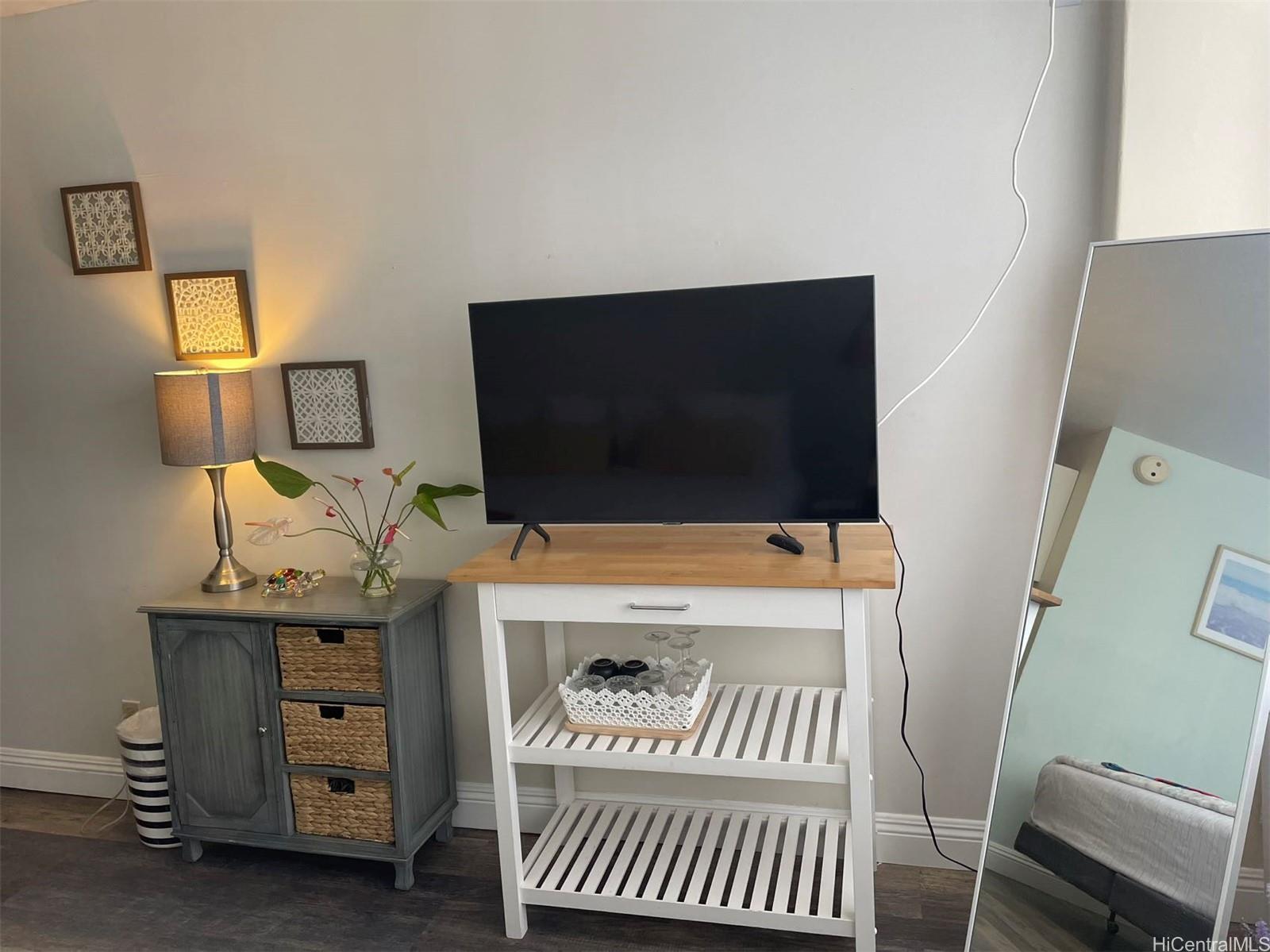 Palms at Waikiki condo # 429, Honolulu, Hawaii - photo 8 of 18