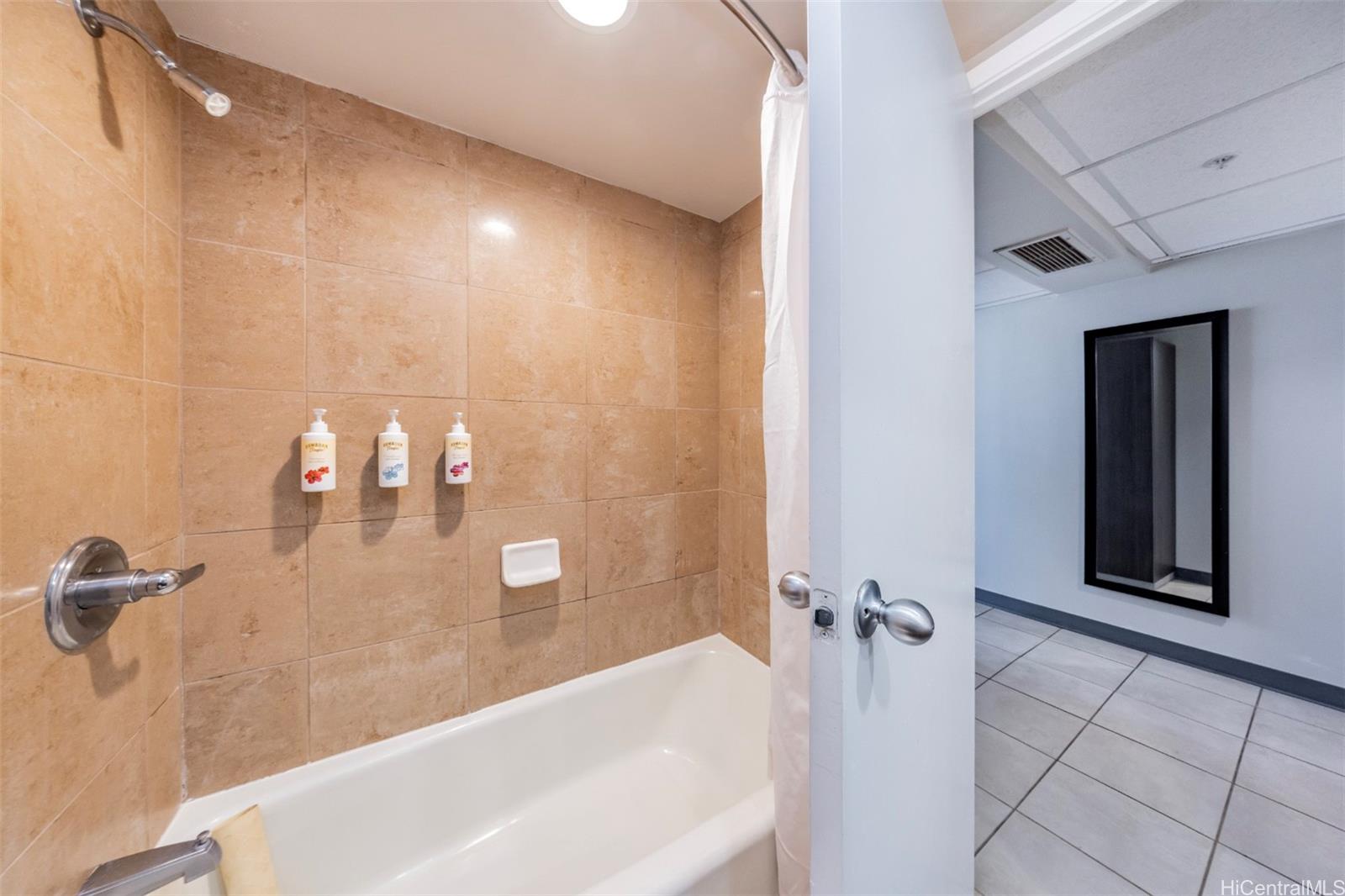 Palms At Waikiki condo # 619, Honolulu, Hawaii - photo 12 of 18