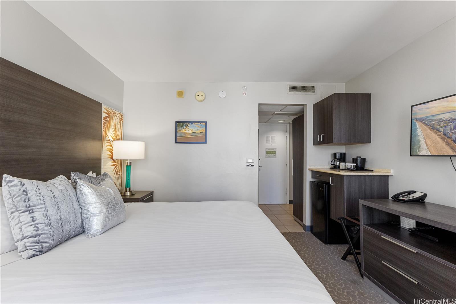 Palms At Waikiki condo # 703, Honolulu, Hawaii - photo 3 of 15