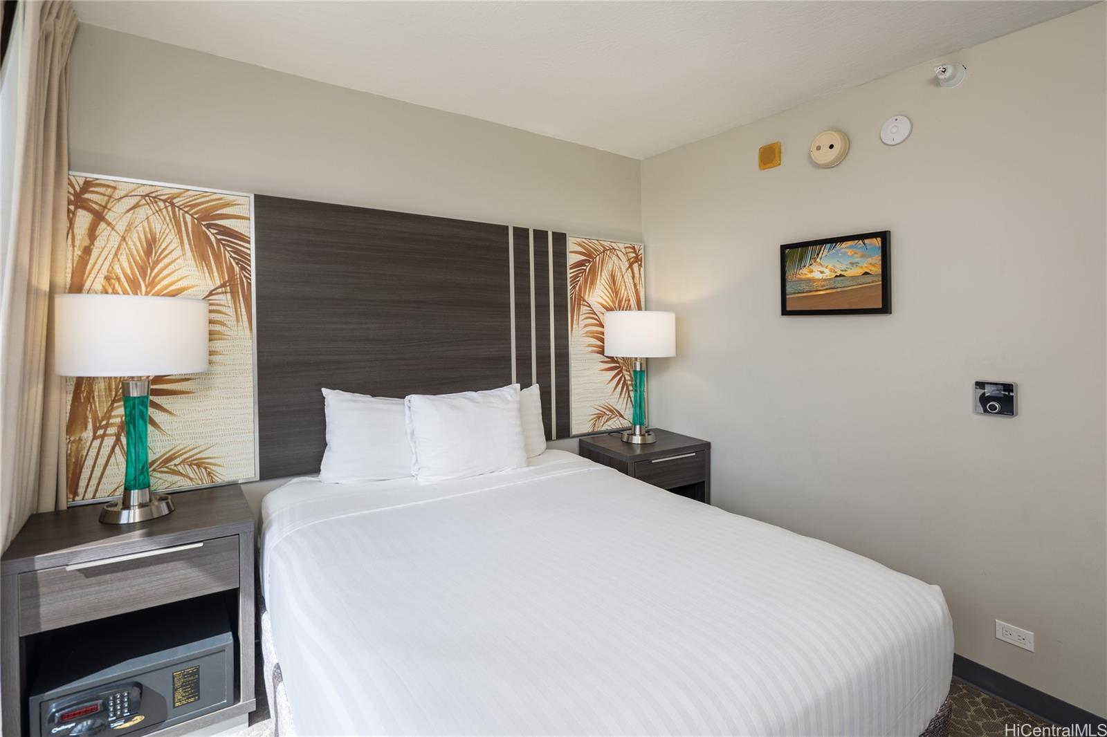 Palms At Waikiki condo # 906, Honolulu, Hawaii - photo 3 of 15