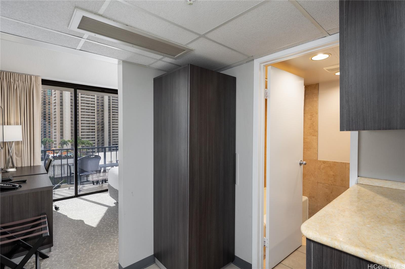 Palms At Waikiki condo # 906, Honolulu, Hawaii - photo 6 of 15