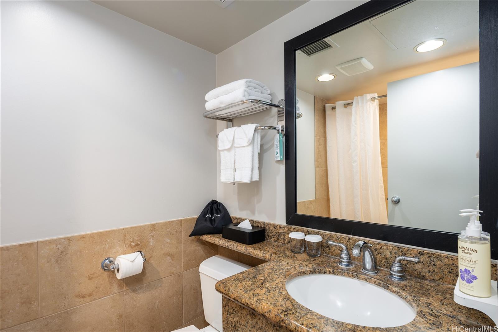 Palms At Waikiki condo # 906, Honolulu, Hawaii - photo 8 of 15