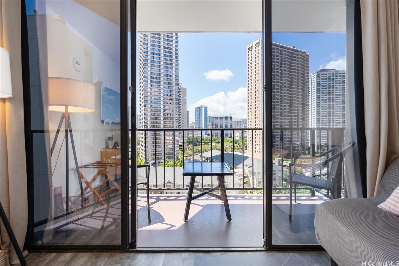 Palms At Waikiki condo # 911, Honolulu, Hawaii - photo 8 of 24