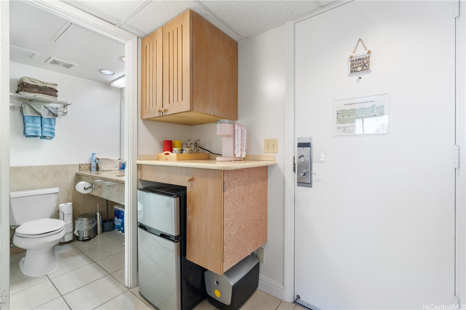 Palms At Waikiki condo # 911, Honolulu, Hawaii - photo 9 of 24