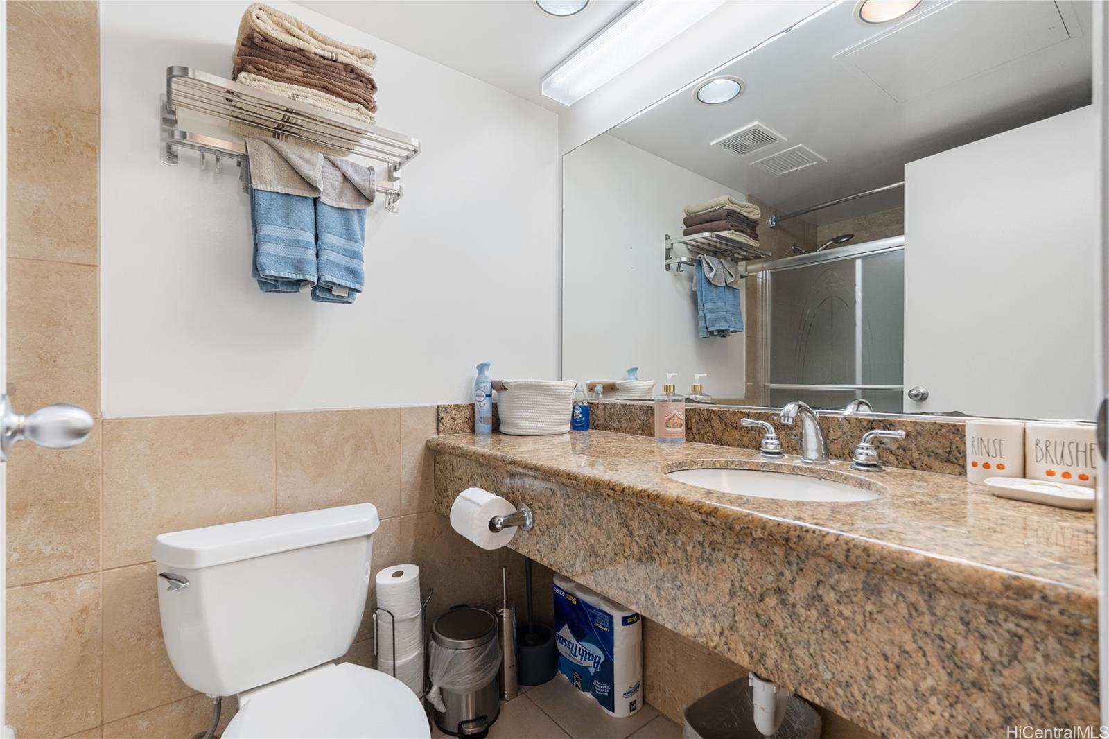 Palms At Waikiki condo # 911, Honolulu, Hawaii - photo 10 of 24