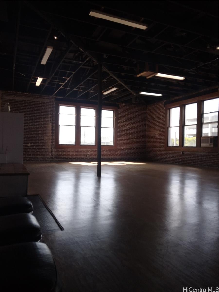 186 King Street Honolulu - Rental - photo 2 of 4