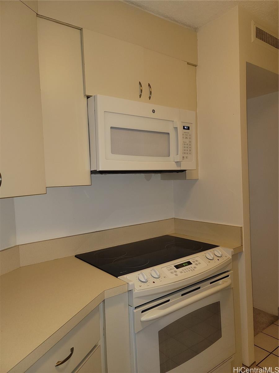 Wailana At Waikiki condo # 1001, Honolulu, Hawaii - photo 11 of 17