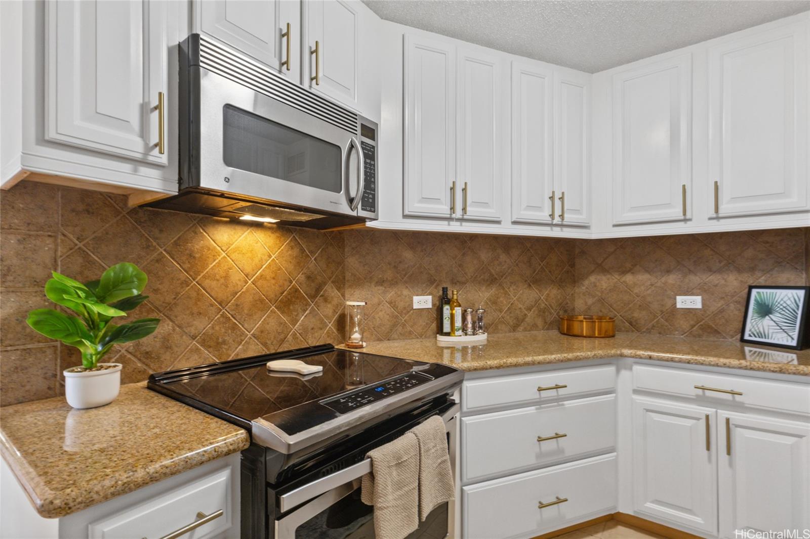 Wailana At Waikiki condo # 1102, Honolulu, Hawaii - photo 9 of 24