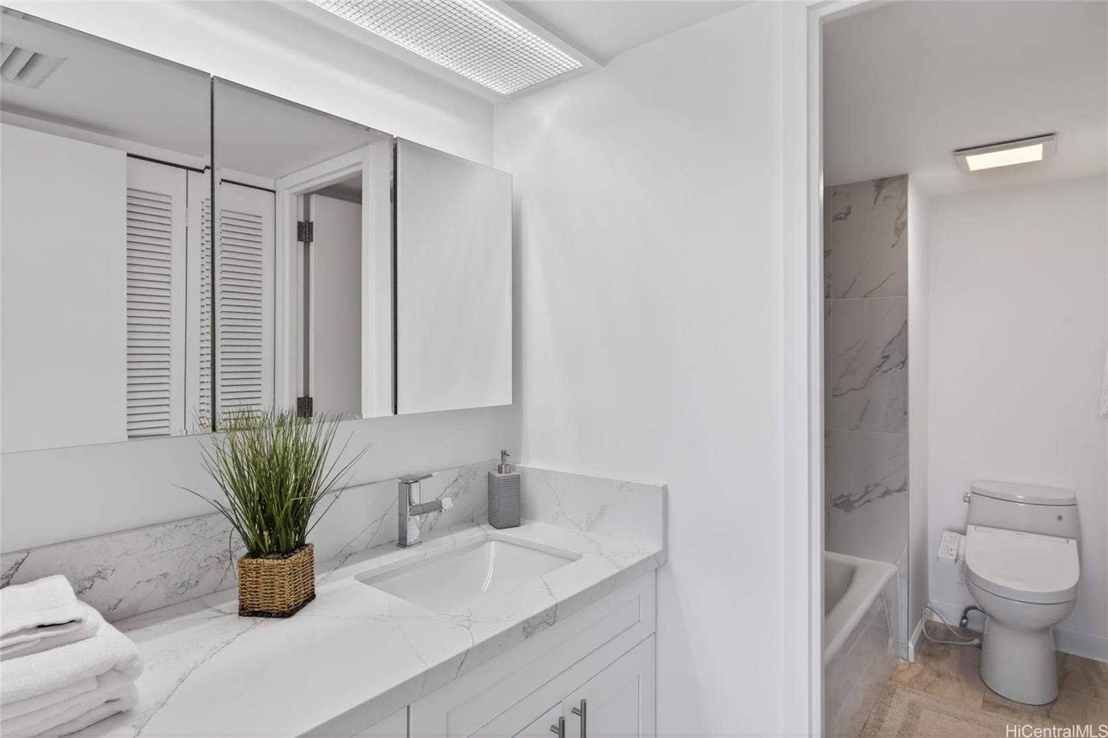 Wailana At Waikiki condo # 700, Honolulu, Hawaii - photo 9 of 20