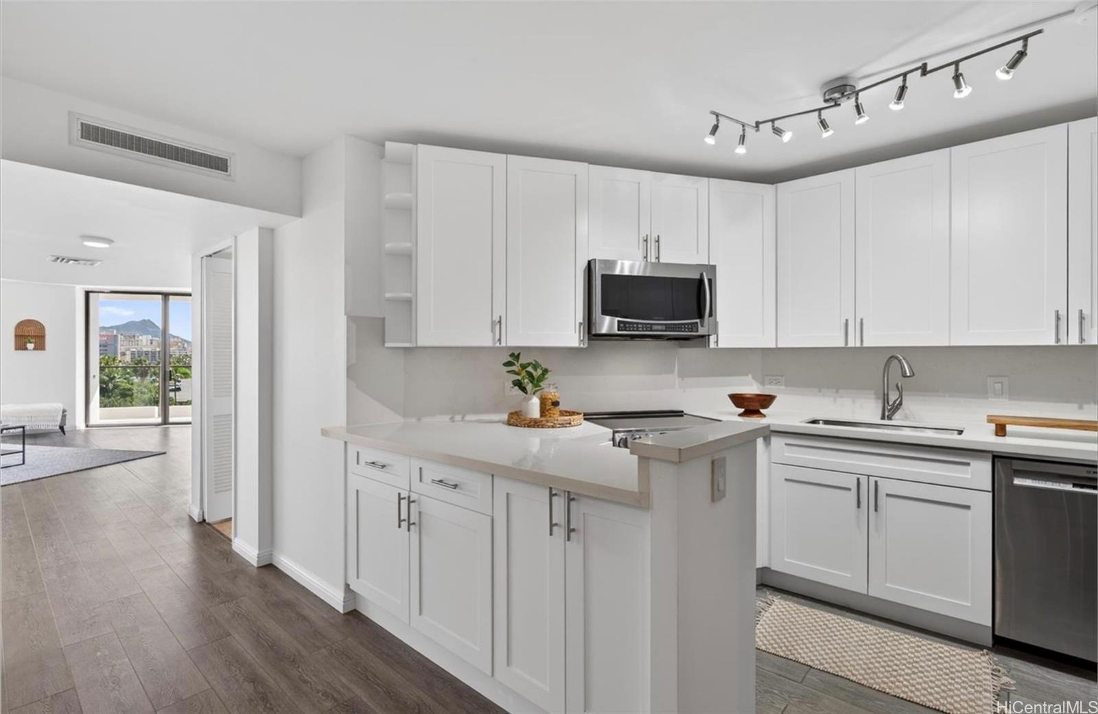 Wailana At Waikiki condo # 700, Honolulu, Hawaii - photo 14 of 24