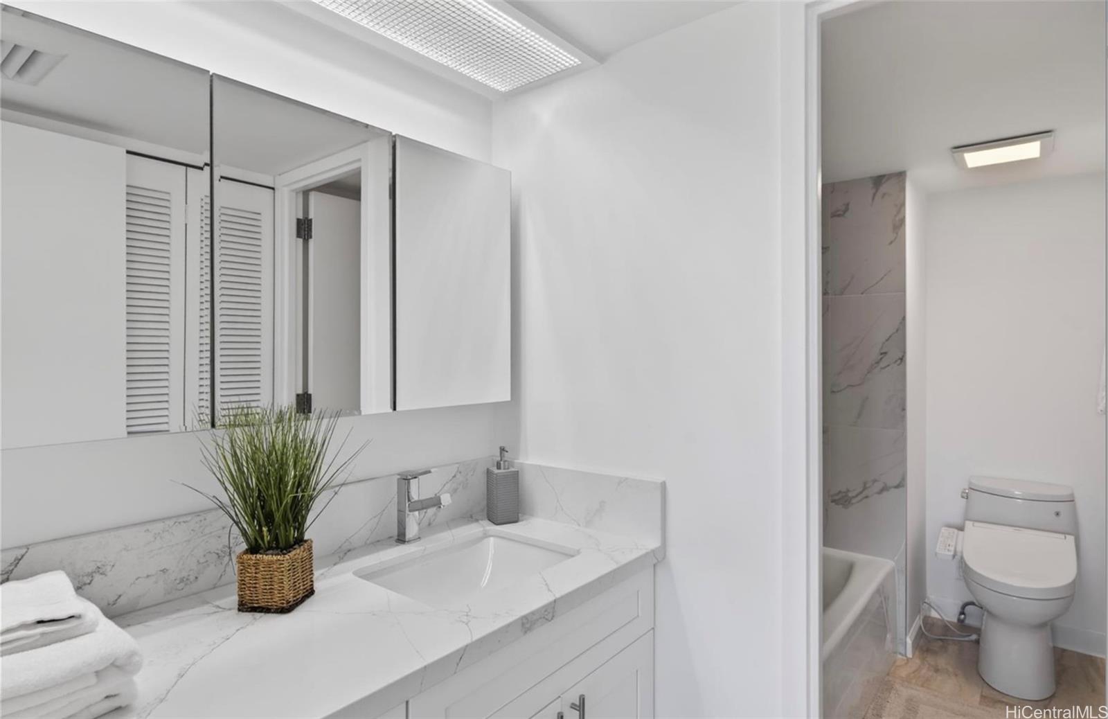 Wailana At Waikiki condo # 700, Honolulu, Hawaii - photo 9 of 24