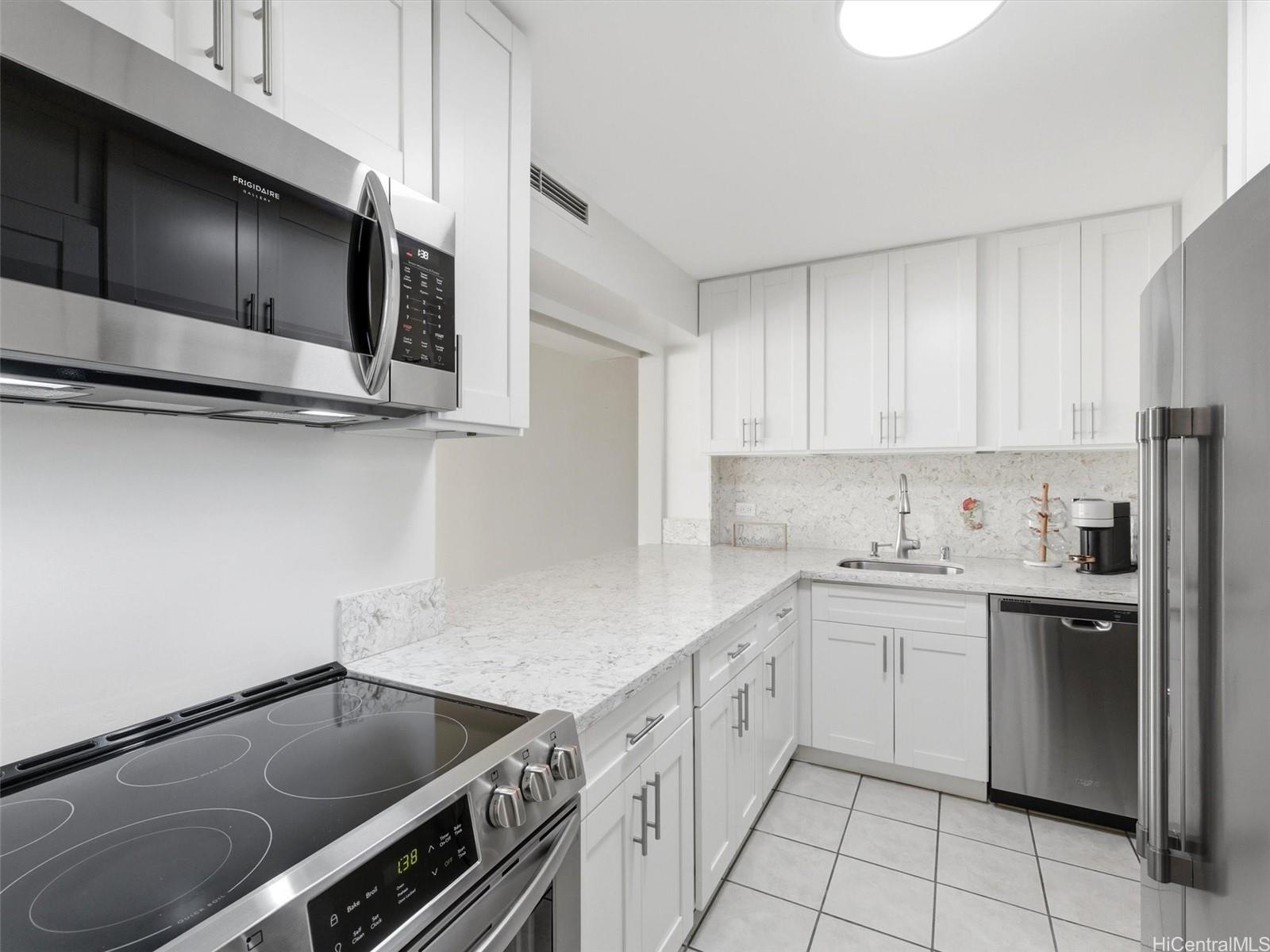 Wailana At Waikiki condo # PH2201, Honolulu, Hawaii - photo 5 of 12