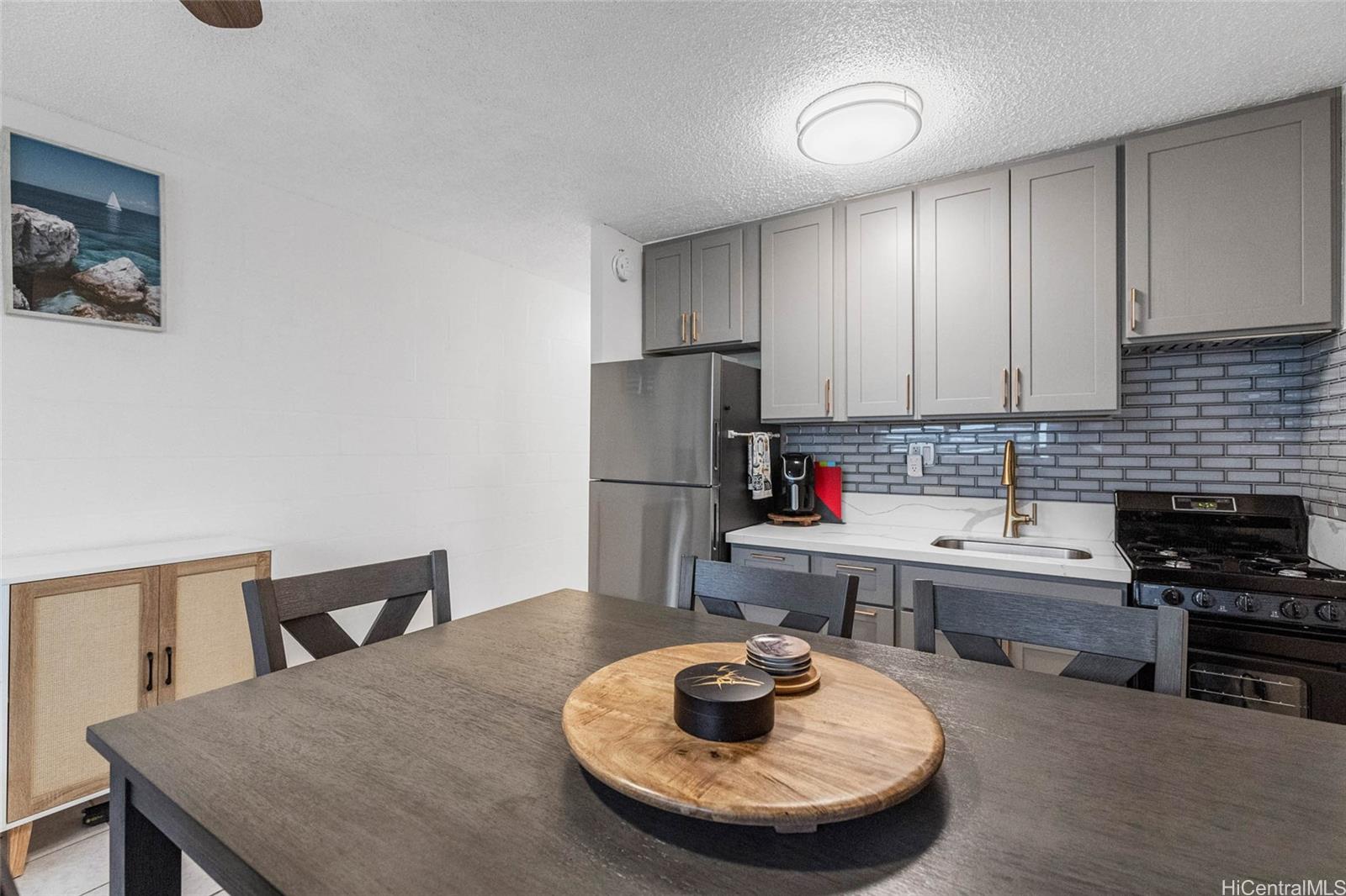 Kaioo Terrace condo # 302, Honolulu, Hawaii - photo 4 of 10