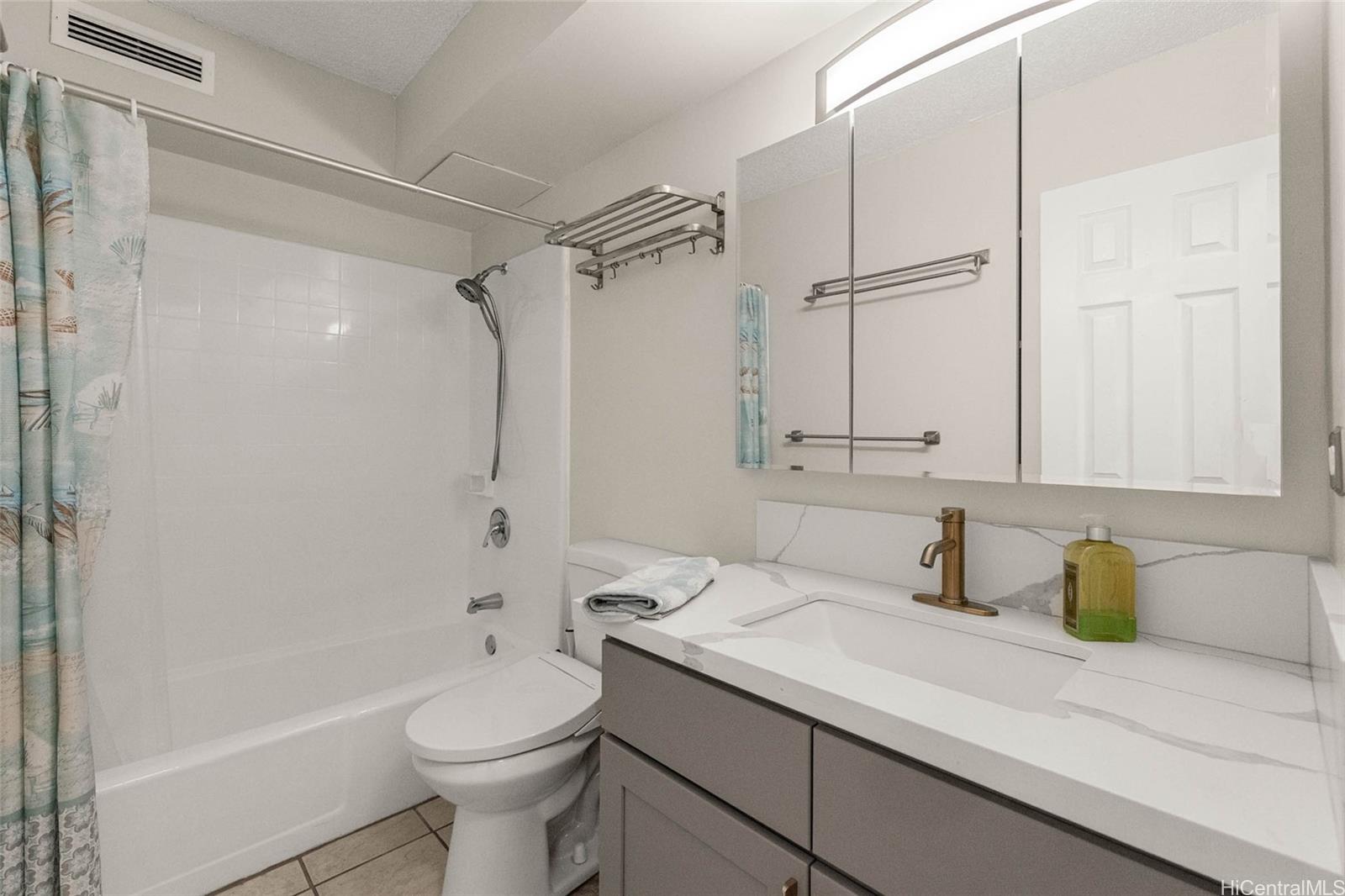 Kaioo Terrace condo # 302, Honolulu, Hawaii - photo 5 of 10