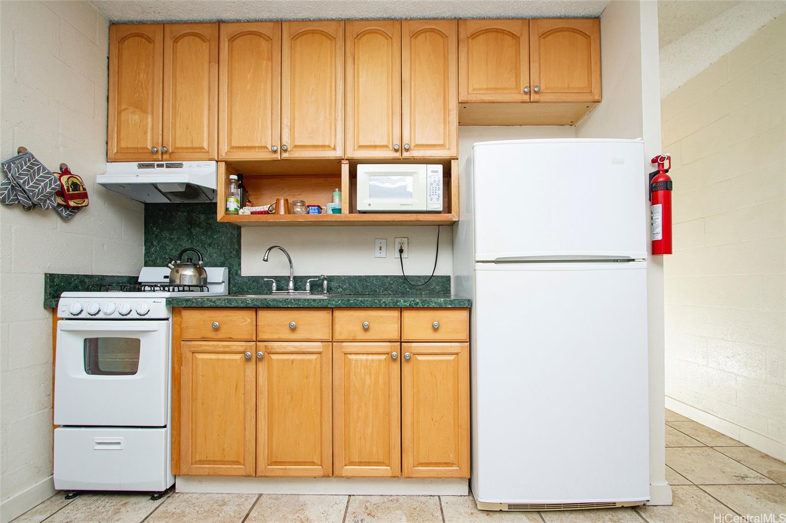 Kaioo Terrace condo # 307, Honolulu, Hawaii - photo 8 of 18