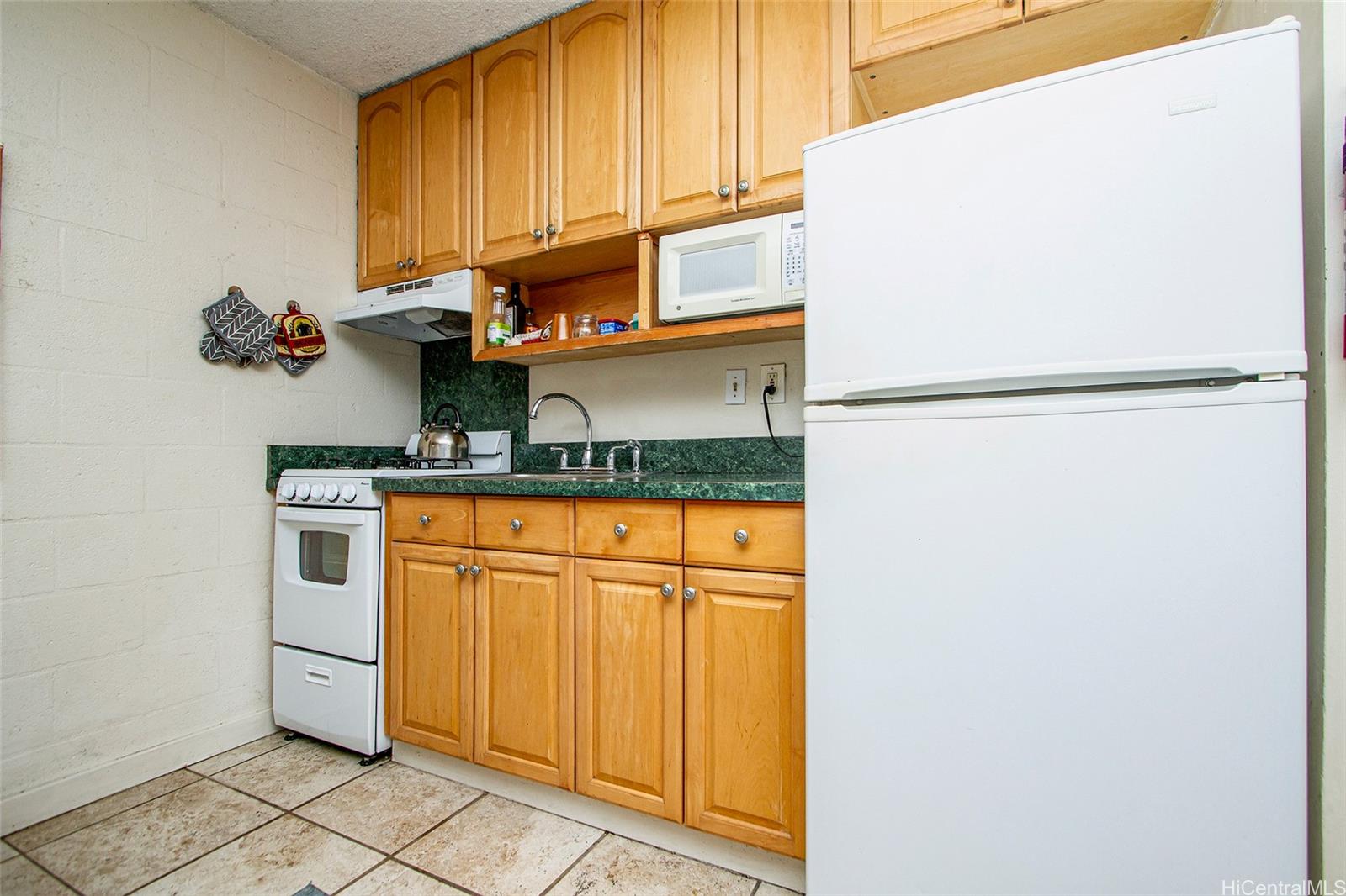 Kaioo Terrace condo # 307, Honolulu, Hawaii - photo 9 of 18