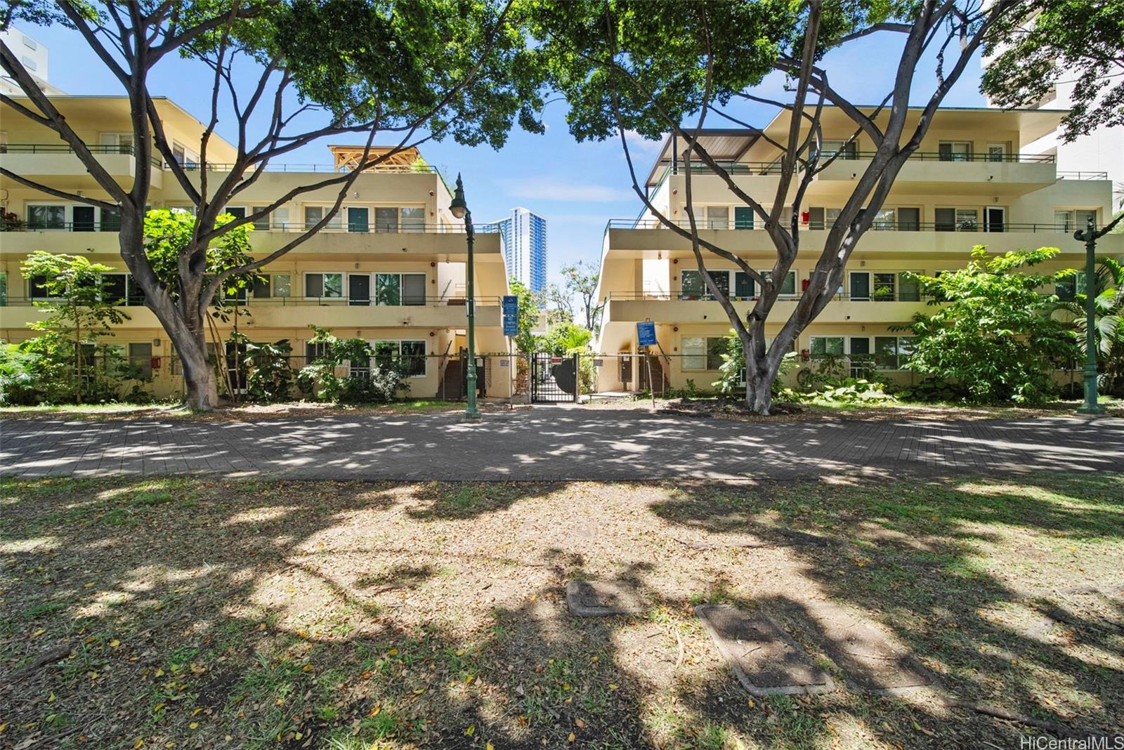 Commodore Waikiki condo # 112, Honolulu, Hawaii - photo 14 of 21