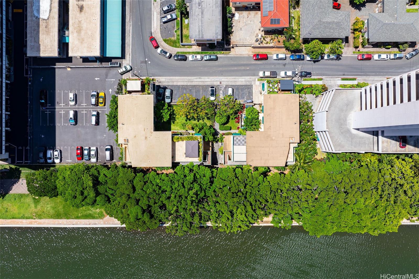 Commodore Waikiki condo # 112, Honolulu, Hawaii - photo 3 of 21