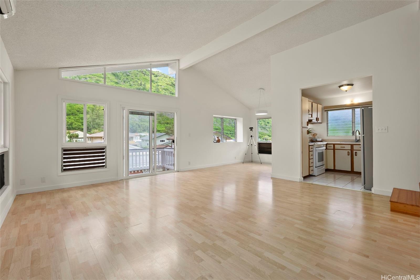 187  Kaeleloi Place Kuliouou, Diamond Head home - photo 2 of 25