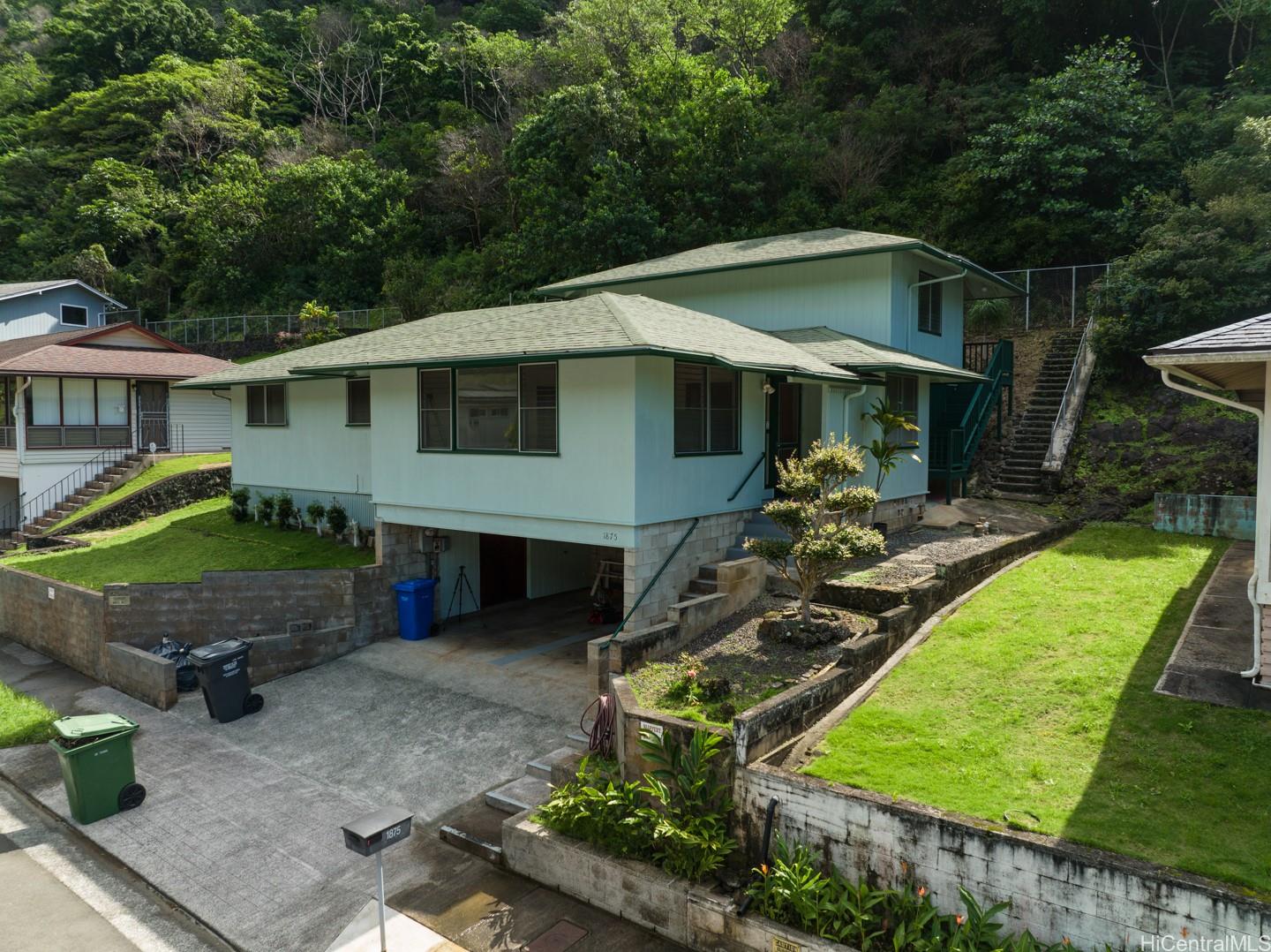 1875  Ala Noe Place Moanalua Valley, Honolulu home - photo 2 of 20