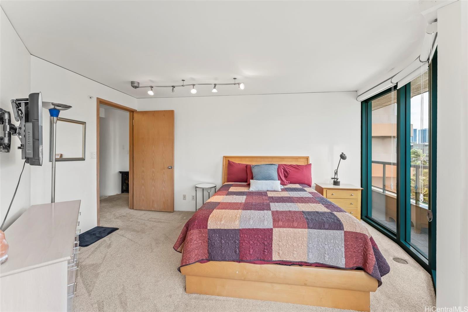 Waikiki Landmark condo # 1103, Honolulu, Hawaii - photo 14 of 16