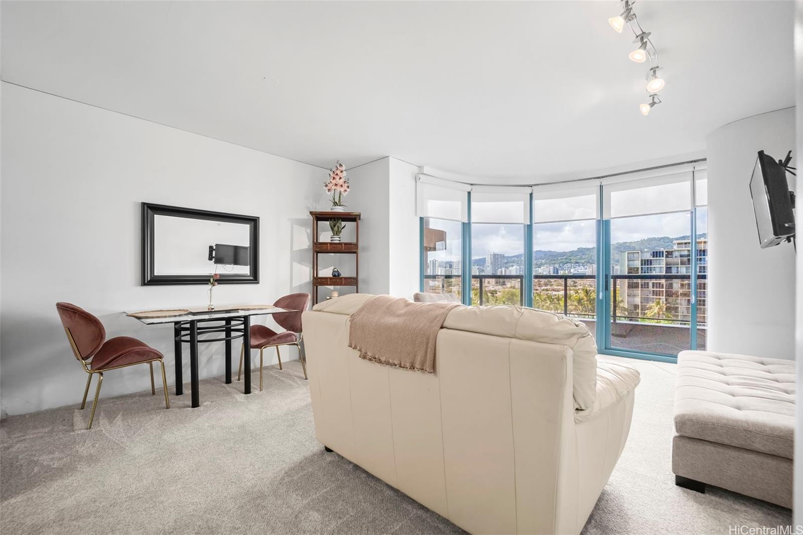 Waikiki Landmark condo # 1103, Honolulu, Hawaii - photo 6 of 16