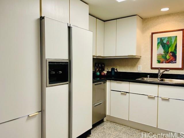 Waikiki Landmark condo # 1603, Honolulu, Hawaii - photo 4 of 25