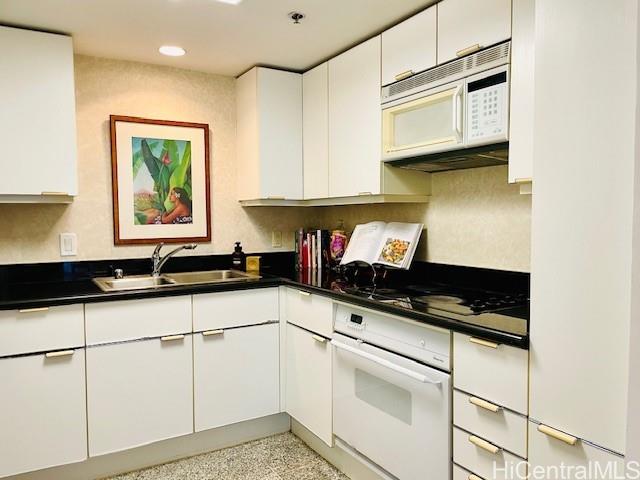 Waikiki Landmark condo # 1603, Honolulu, Hawaii - photo 5 of 25