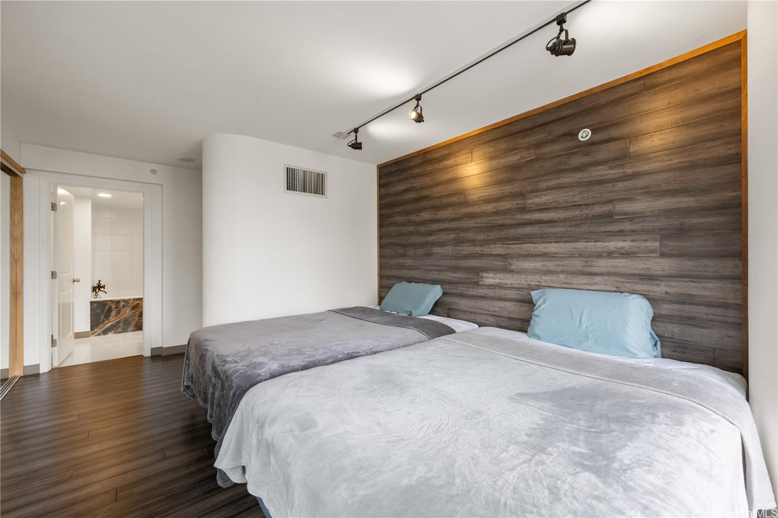 Waikiki Landmark condo # 1701, Honolulu, Hawaii - photo 11 of 24