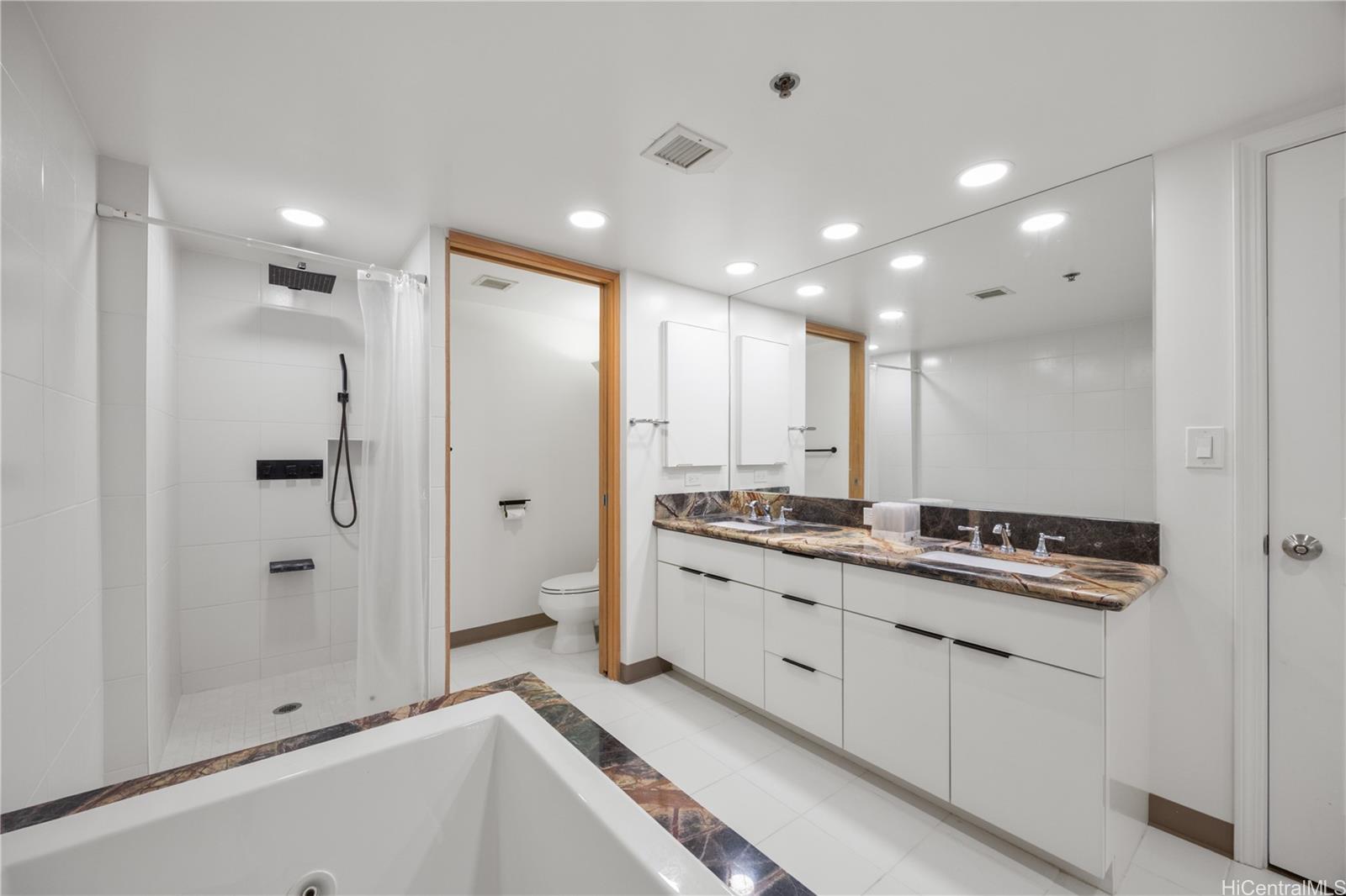 Waikiki Landmark condo # 1701, Honolulu, Hawaii - photo 14 of 24