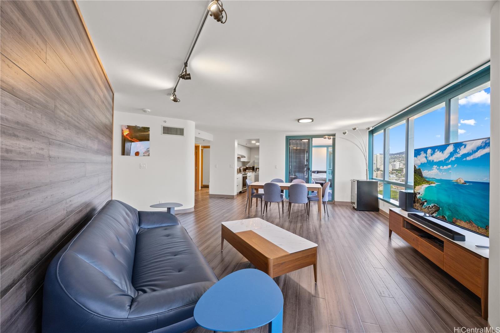 Waikiki Landmark condo # 1701, Honolulu, Hawaii - photo 3 of 24