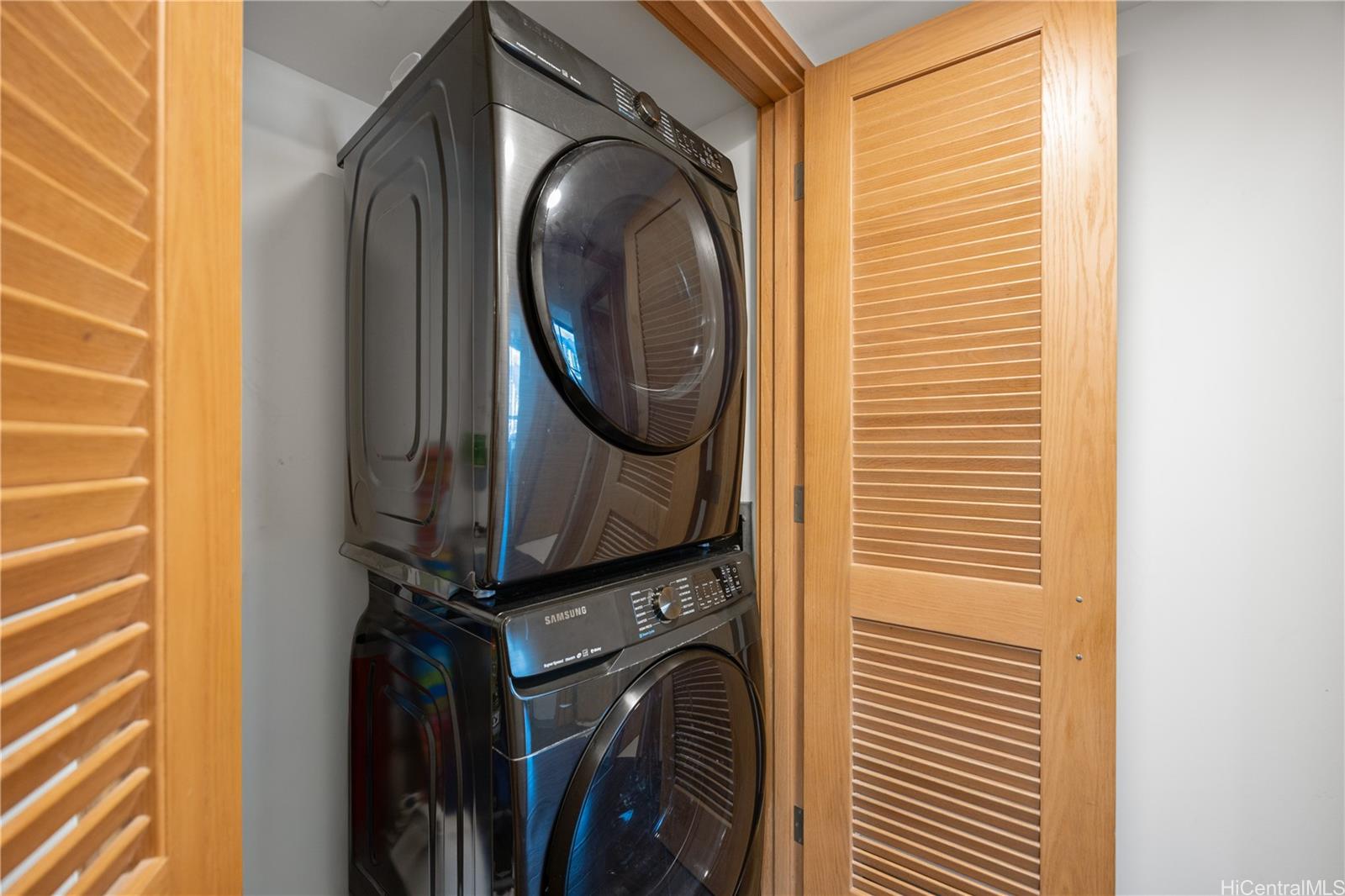 Waikiki Landmark condo # 1701, Honolulu, Hawaii - photo 9 of 24