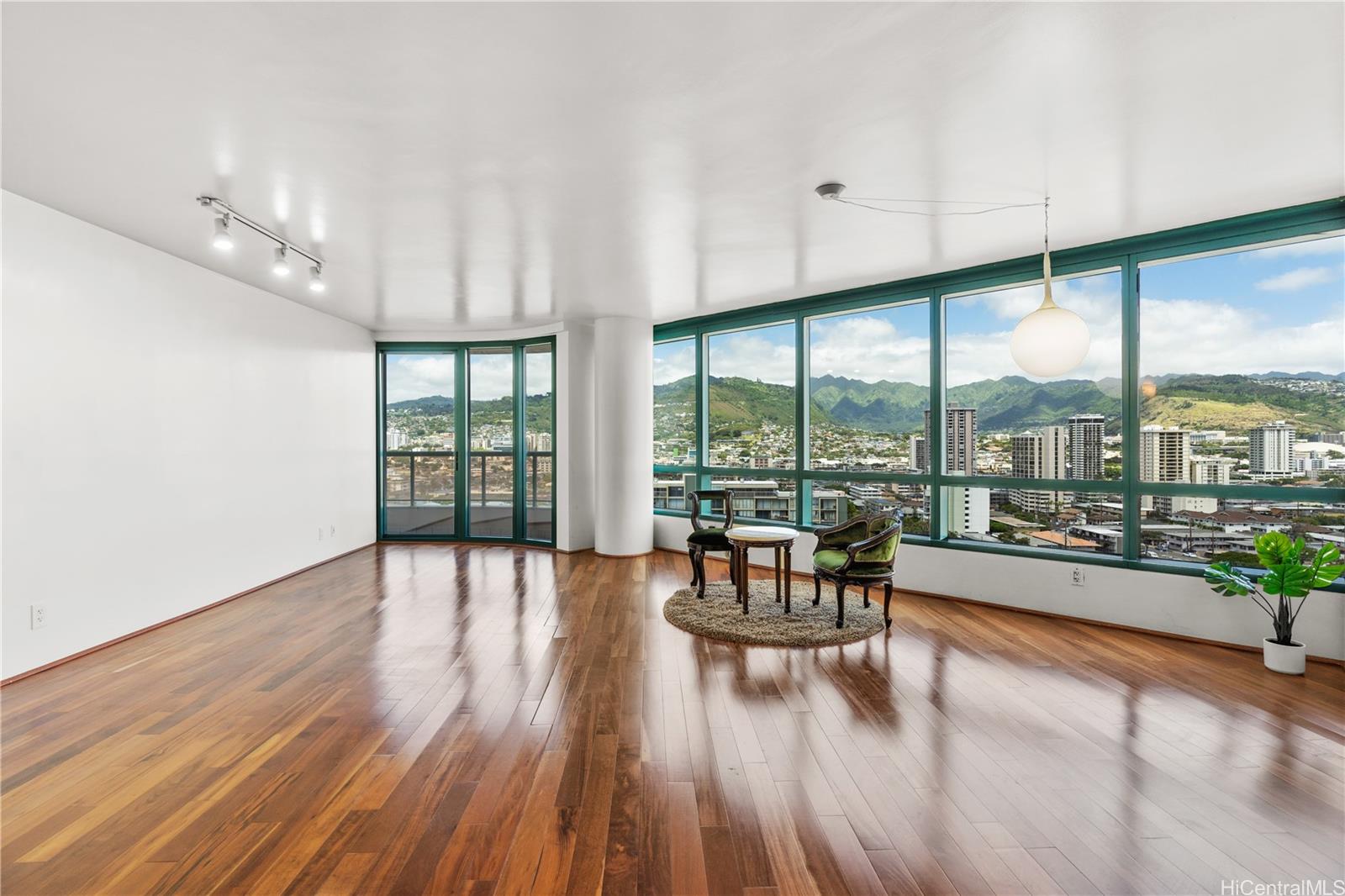 Waikiki Landmark 1902, 1888 Kalakaua Ave, Honolulu Waikiki condo Sold