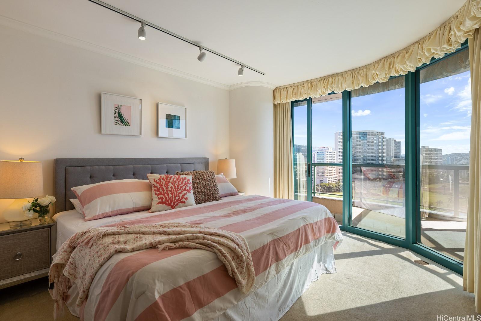 Waikiki Landmark condo # 2201 (Mauka Tower), Honolulu, Hawaii - photo 13 of 24