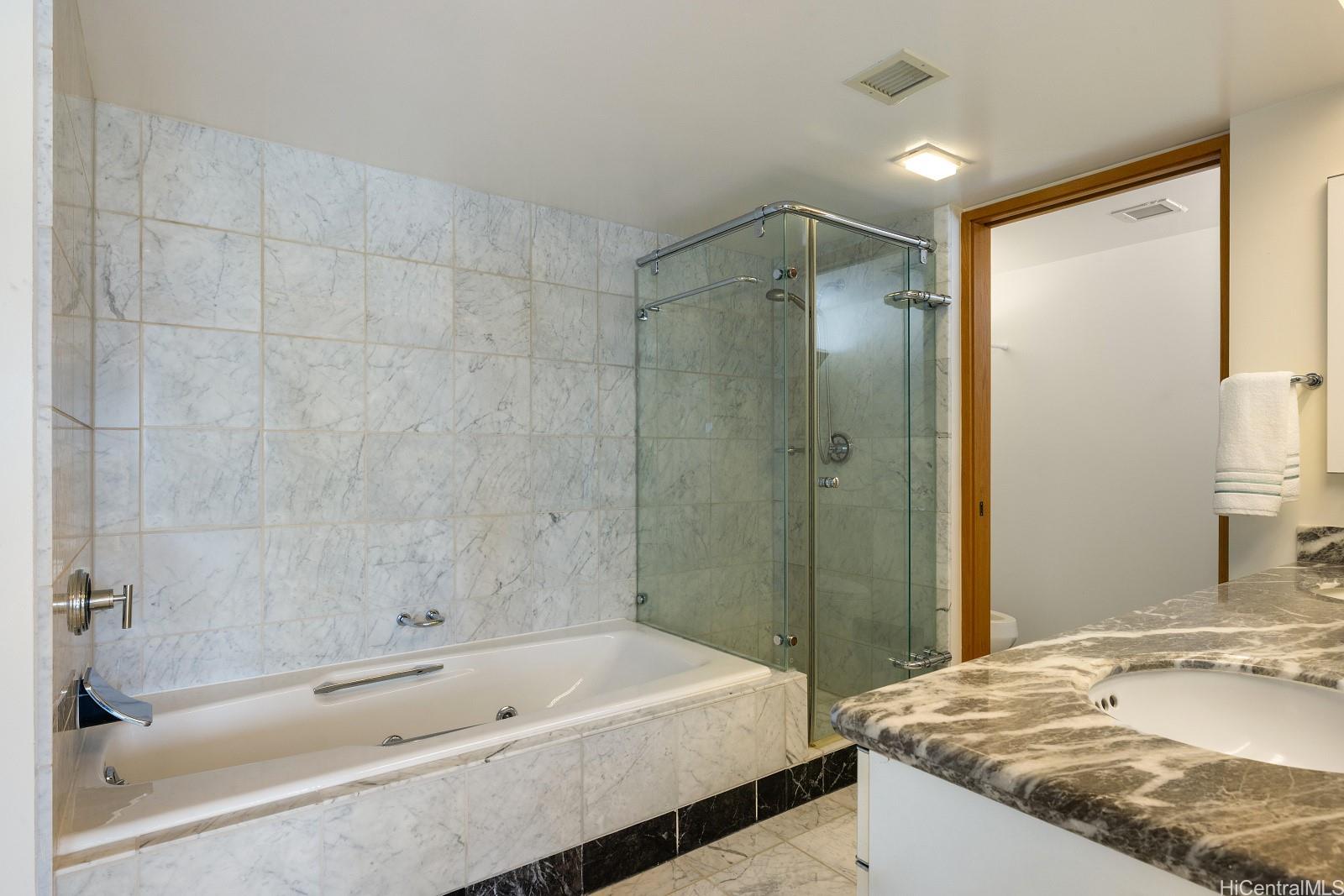 Waikiki Landmark condo # 2201 (Mauka Tower), Honolulu, Hawaii - photo 15 of 24