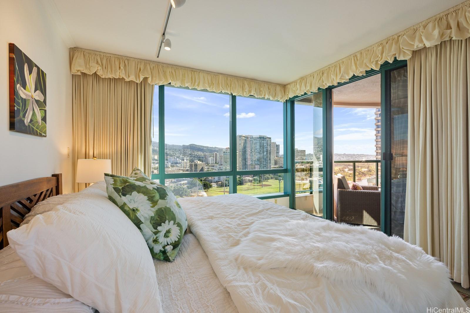 Waikiki Landmark condo # 2201 (Mauka Tower), Honolulu, Hawaii - photo 17 of 24