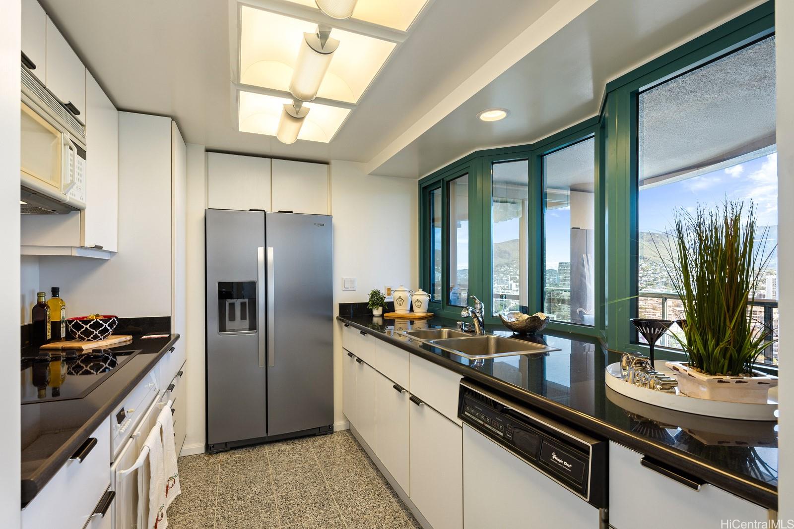 Waikiki Landmark condo # 2201 (Mauka Tower), Honolulu, Hawaii - photo 6 of 24