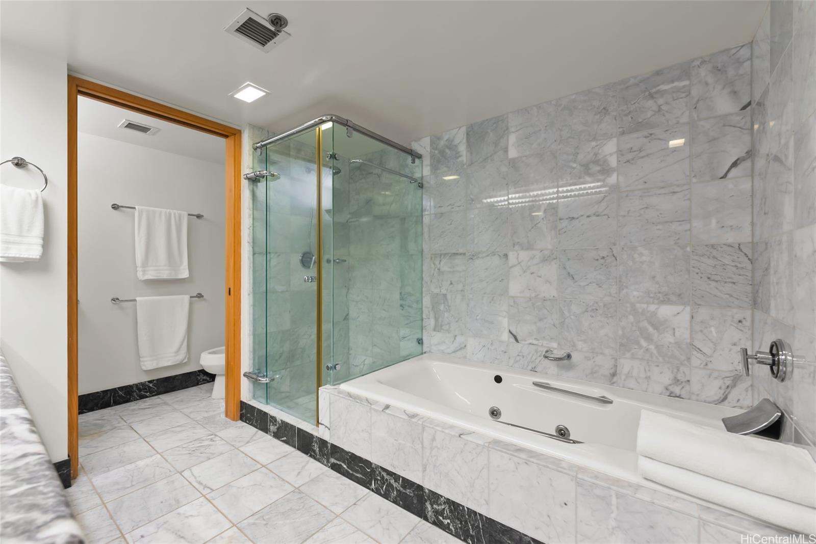 Waikiki Landmark condo # 2502, Honolulu, Hawaii - photo 15 of 25