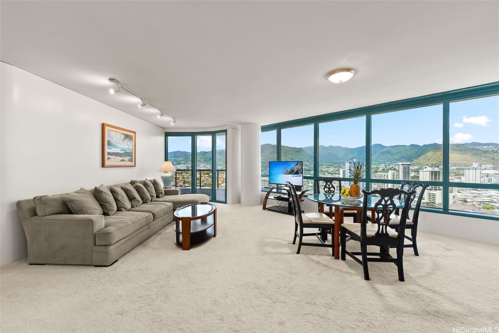 Waikiki Landmark condo # 2502, Honolulu, Hawaii - photo 3 of 25