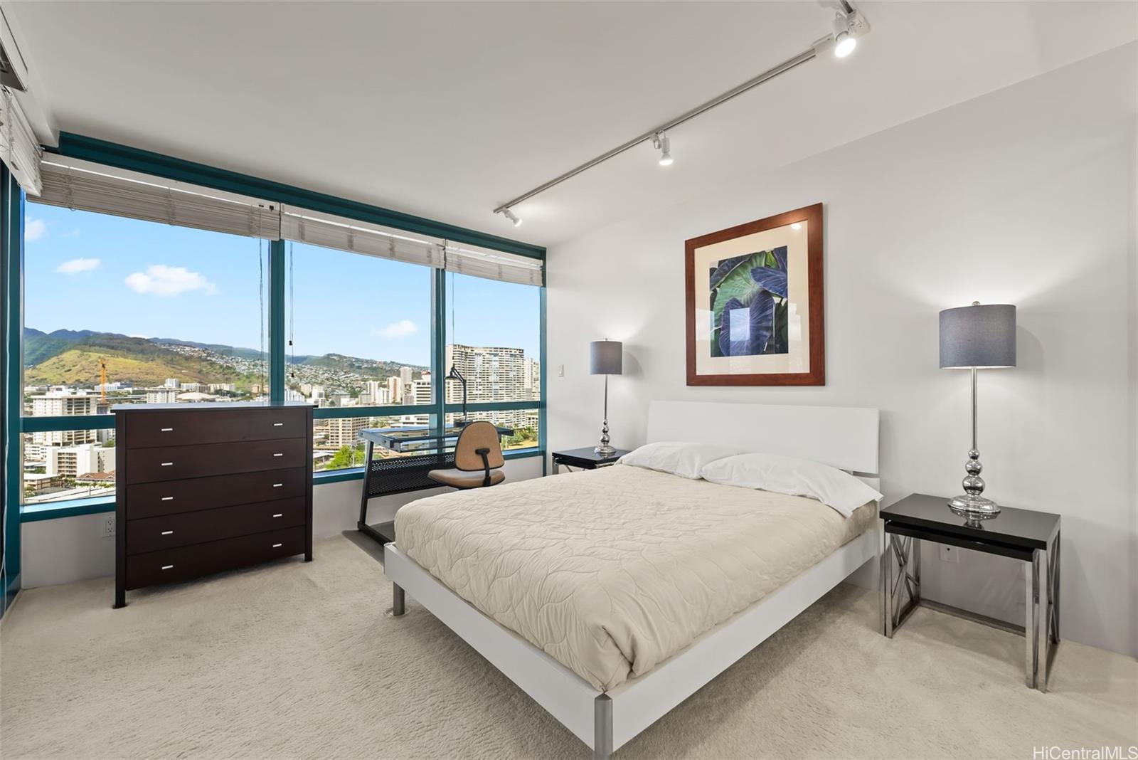 Waikiki Landmark condo # 2502, Honolulu, Hawaii - photo 5 of 25