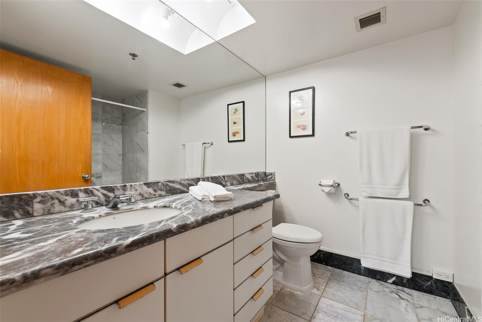 Waikiki Landmark condo # 2502, Honolulu, Hawaii - photo 7 of 25