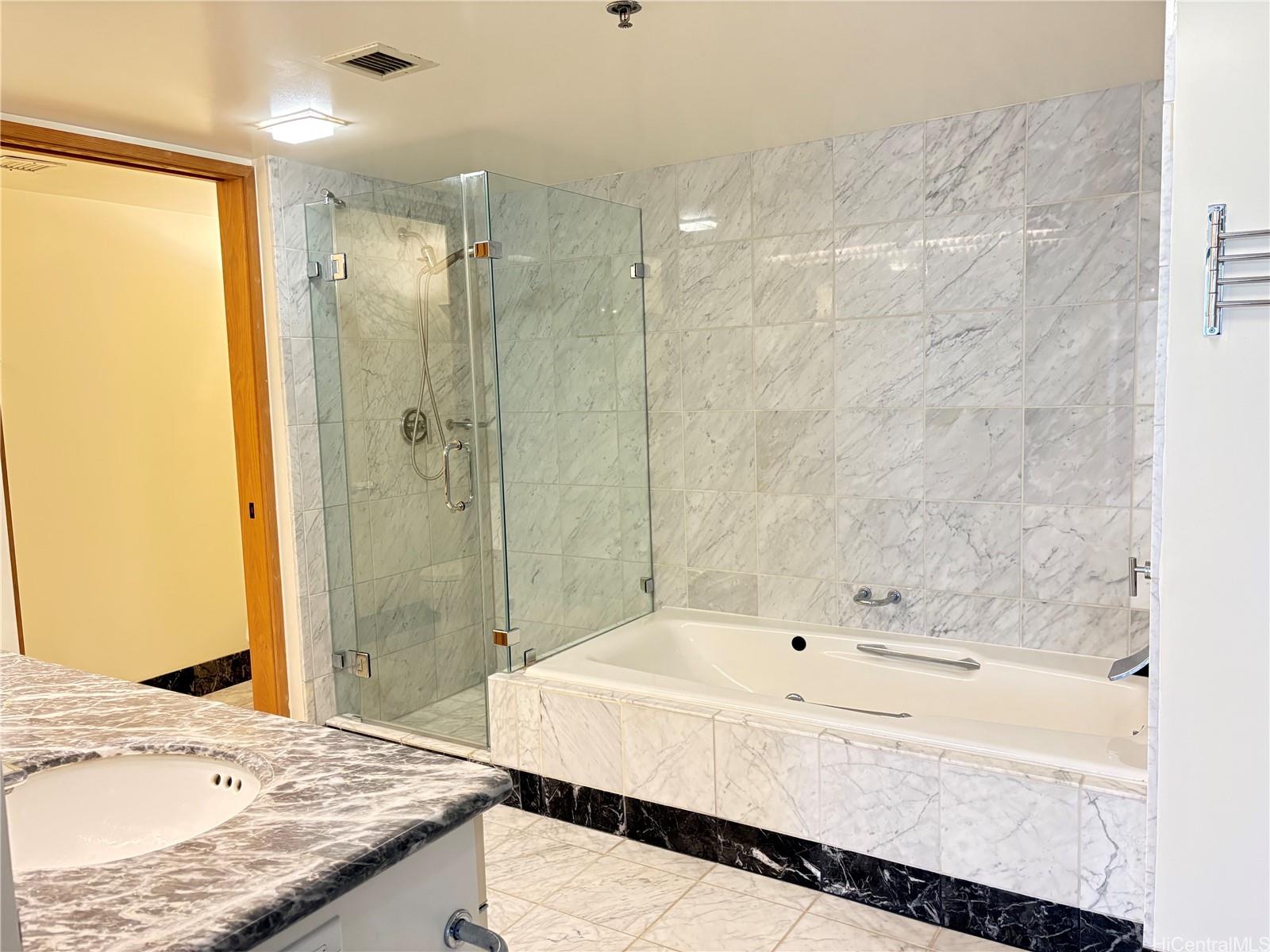 1888 Kalakaua Ave Honolulu - Rental - photo 4 of 8