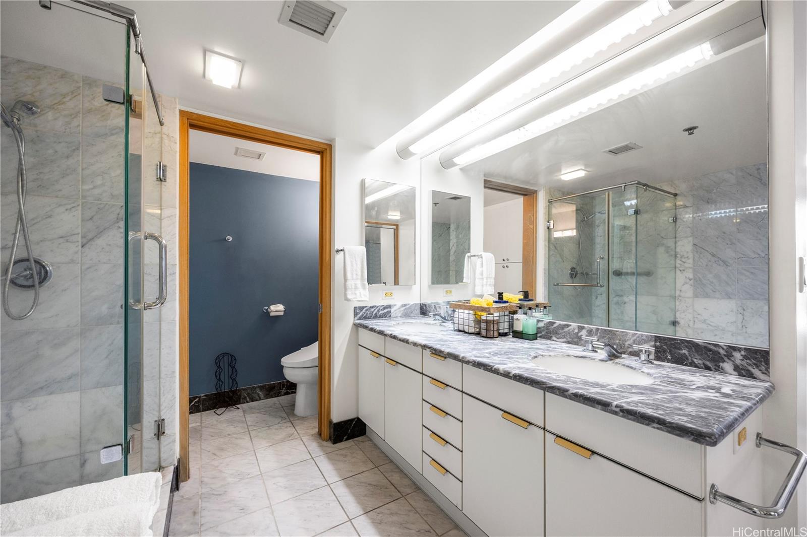 Waikiki Landmark condo # 2704, Honolulu, Hawaii - photo 8 of 25