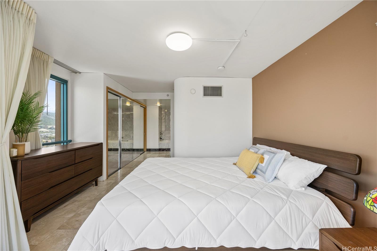 Waikiki Landmark condo # 2704, Honolulu, Hawaii - photo 9 of 25