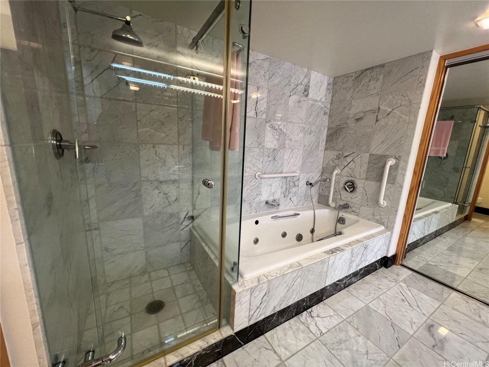 Waikiki Landmark condo # 3302, Honolulu, Hawaii - photo 5 of 8