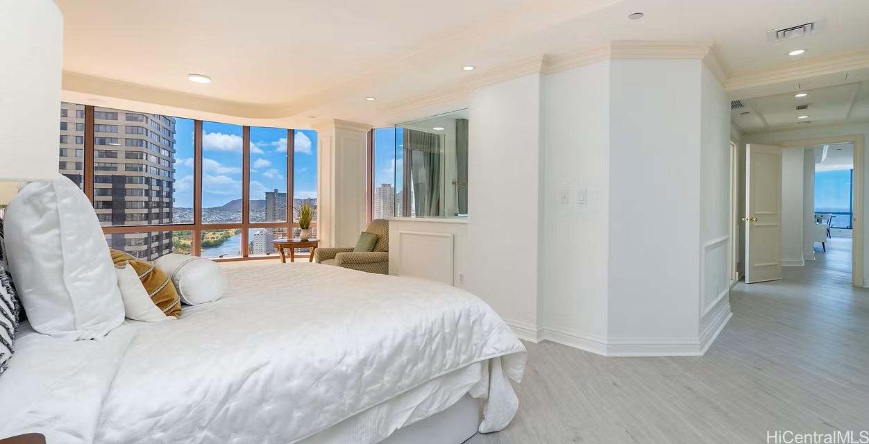 Waikiki Landmark condo # 3504, Honolulu, Hawaii - photo 8 of 25