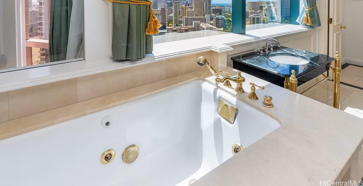 Waikiki Landmark condo # 3504, Honolulu, Hawaii - photo 10 of 25