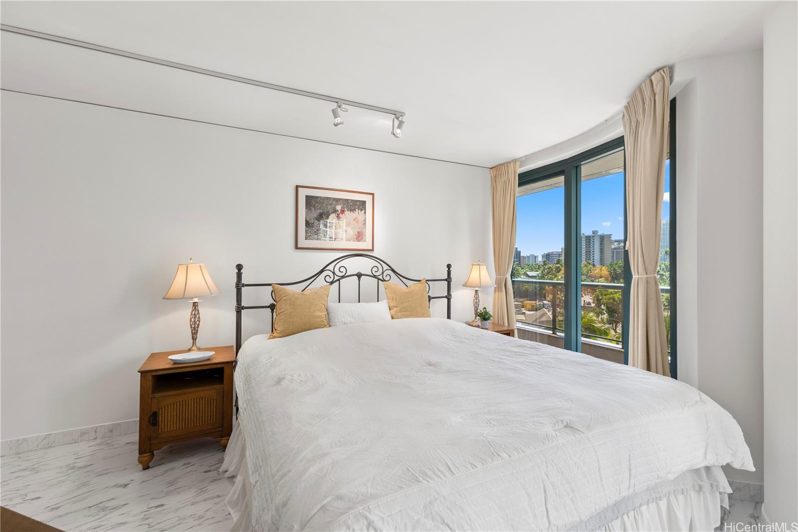 Waikiki Landmark condo # 906, Honolulu, Hawaii - photo 11 of 25