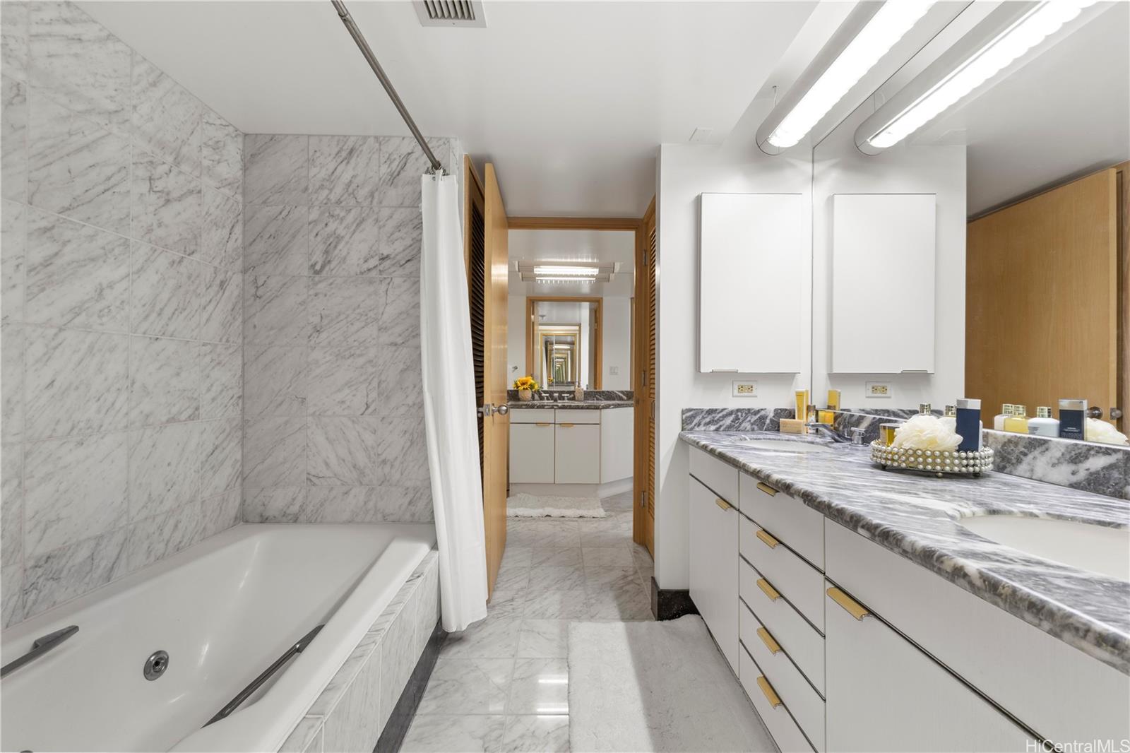 Waikiki Landmark condo # 906, Honolulu, Hawaii - photo 16 of 25